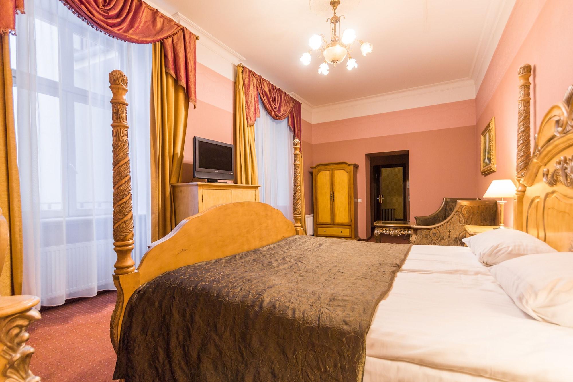 Viesnīca Garden Palace 4*